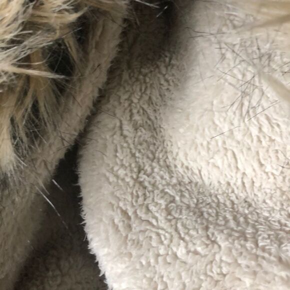 LA hearts army green jacket with a faux fur hood - Picture 6 of 9